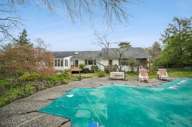 56 E Rayburn Rd, Long Hill Twp., NJ 07946