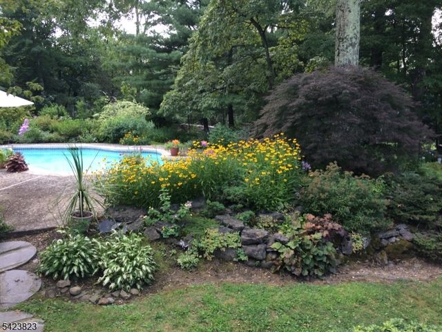 56 E Rayburn Rd, Long Hill Twp., NJ 07946