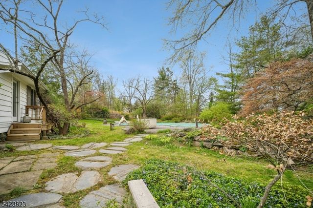 56 E Rayburn Rd, Long Hill Twp., NJ 07946