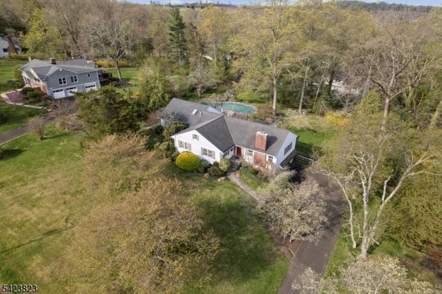 56 E Rayburn Rd, Long Hill Twp., NJ 07946