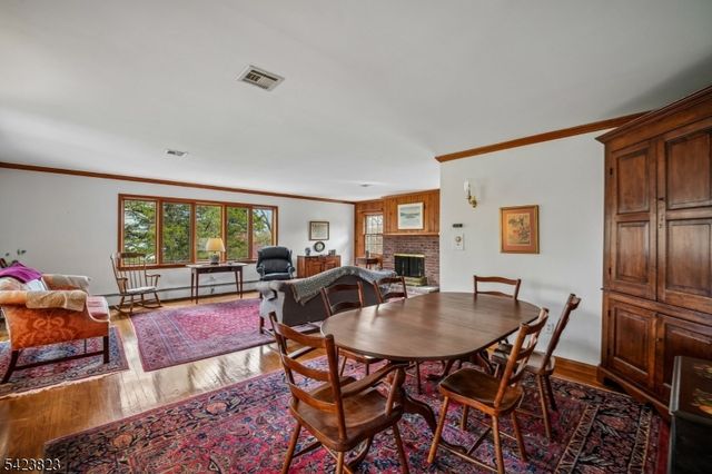 56 E Rayburn Rd, Long Hill Twp., NJ 07946