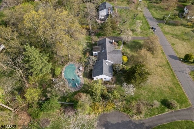 56 E Rayburn Rd, Long Hill Twp., NJ 07946