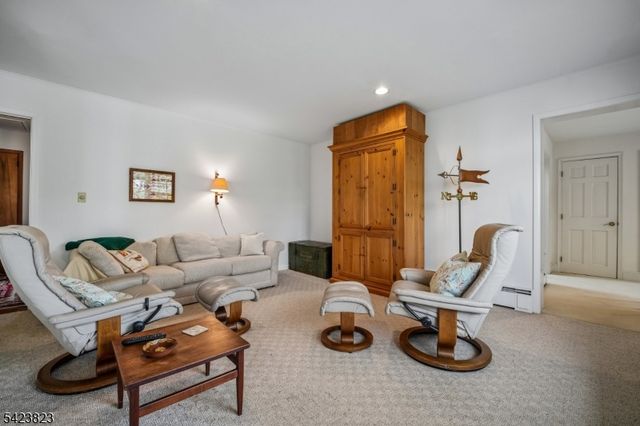 56 E Rayburn Rd, Long Hill Twp., NJ 07946