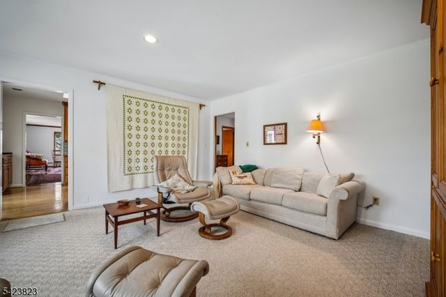 56 E Rayburn Rd, Long Hill Twp., NJ 07946