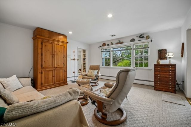 56 E Rayburn Rd, Long Hill Twp., NJ 07946