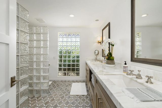 49400 Della Robbia Lane, Palm Desert, CA 92260