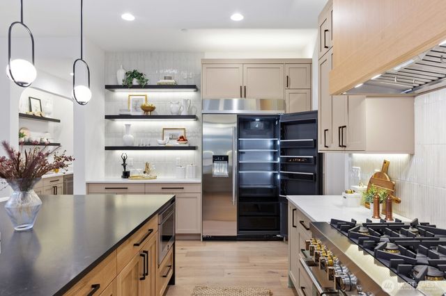 23833 29th Avenue W, Brier, WA 98036