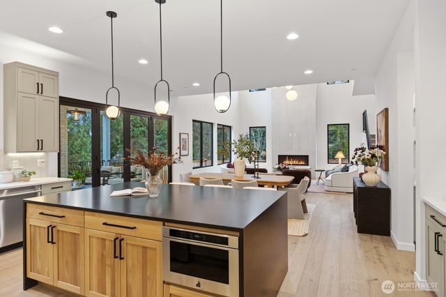 23833 29th Avenue W, Brier, WA 98036