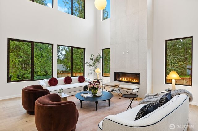 23833 29th Avenue W, Brier, WA 98036