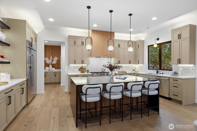 23833 29th Avenue W, Brier, WA 98036