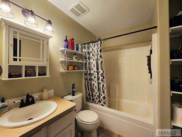 2665 E 97th N, Idaho Falls, ID 83401