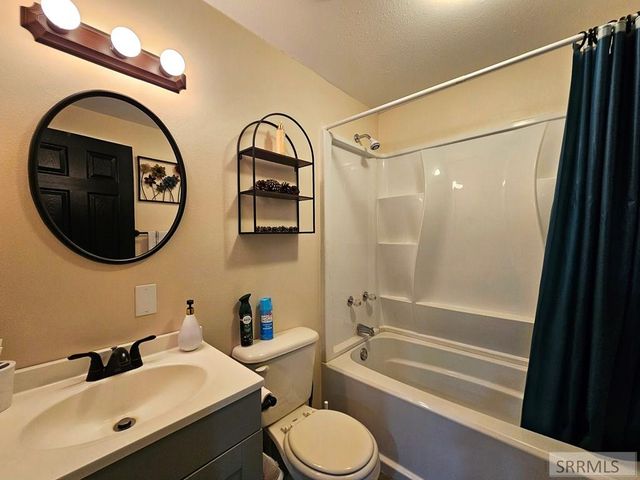 2665 E 97th N, Idaho Falls, ID 83401