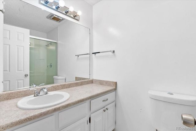 2301 E Fremont Avenue Y06, Centennial, CO 80122