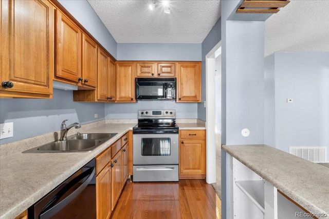 2301 E Fremont Avenue Y06, Centennial, CO 80122