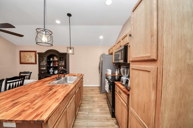 14961 Lamar Road, Willis, TX 77378