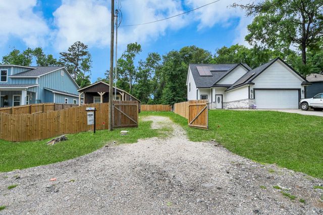 14961 Lamar Road, Willis, TX 77378