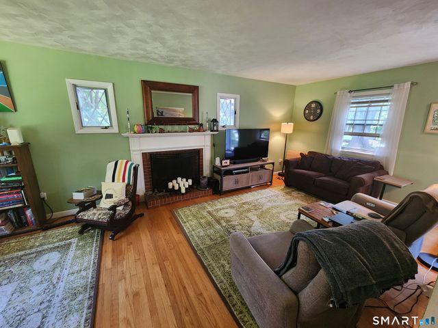 7 Pine Street, Norwich, CT 06360