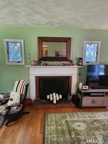 7 Pine Street, Norwich, CT 06360