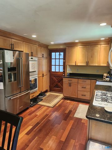 7 Pine Street, Norwich, CT 06360