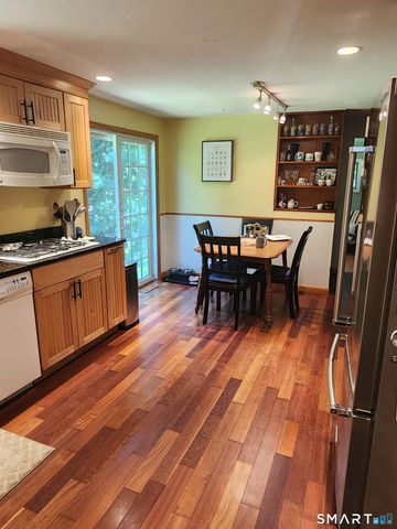 7 Pine Street, Norwich, CT 06360