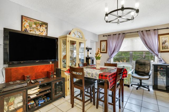 4364 NW 9th Avenue 16-3d, Deerfield Beach, FL 33064