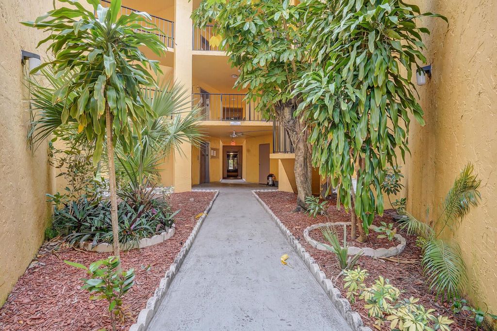 4364 NW 9th Avenue 16-3d, Deerfield Beach, FL 33064