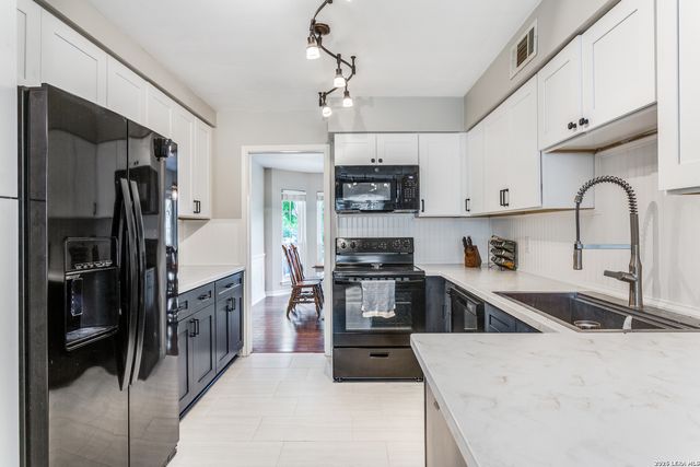 1315 Mount Vieja, San Antonio, TX 78213