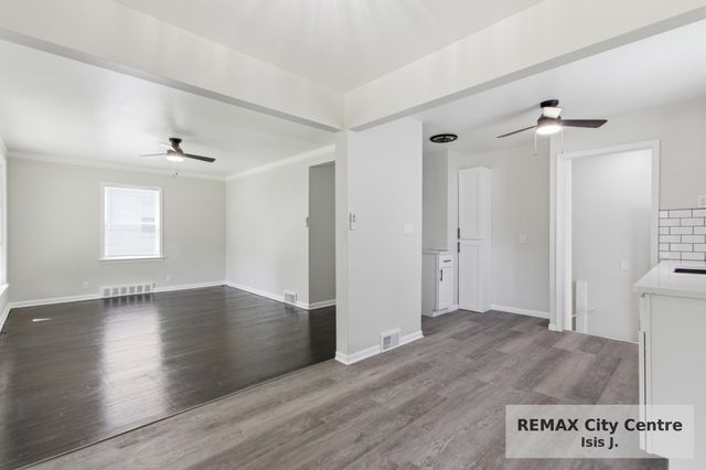 18985 Woodland Street, Harper Woods City, MI 48225