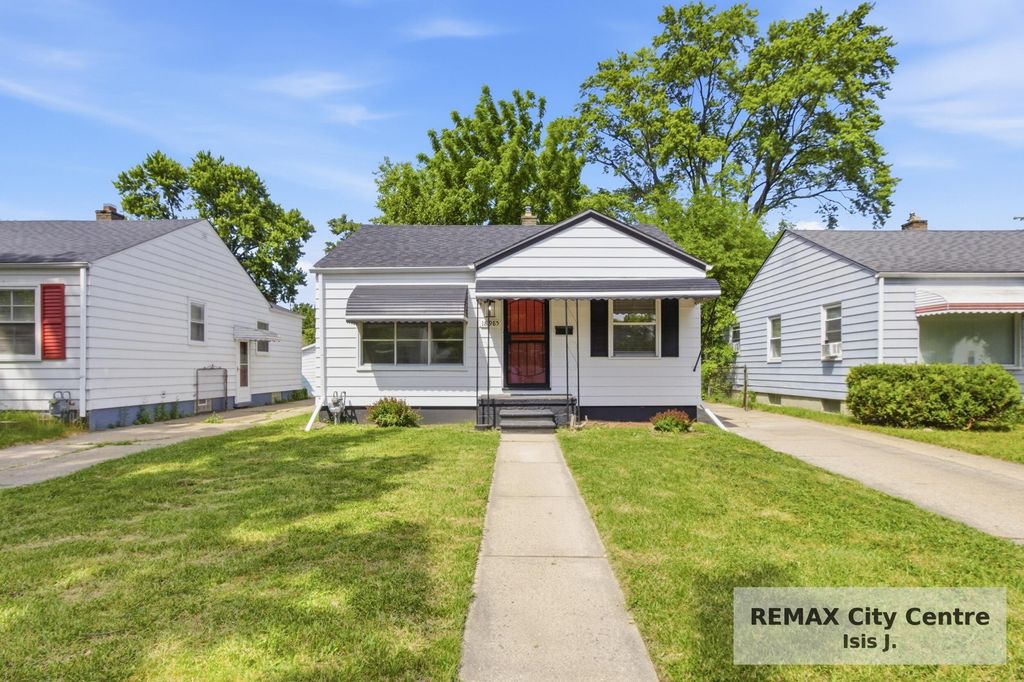 18985 Woodland Street, Harper Woods City, MI 48225
