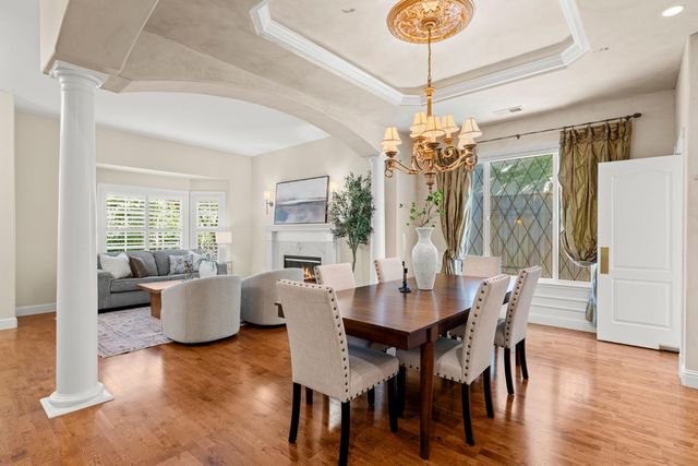 5101 Embassy Ln, Fair Oaks, CA 95628