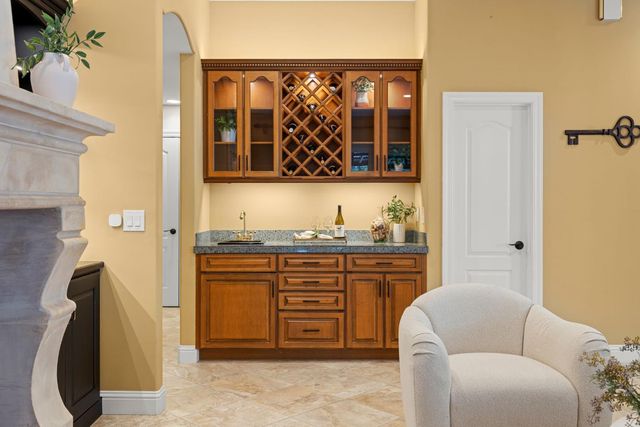 5101 Embassy Ln, Fair Oaks, CA 95628