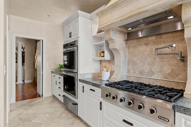 5101 Embassy Ln, Fair Oaks, CA 95628