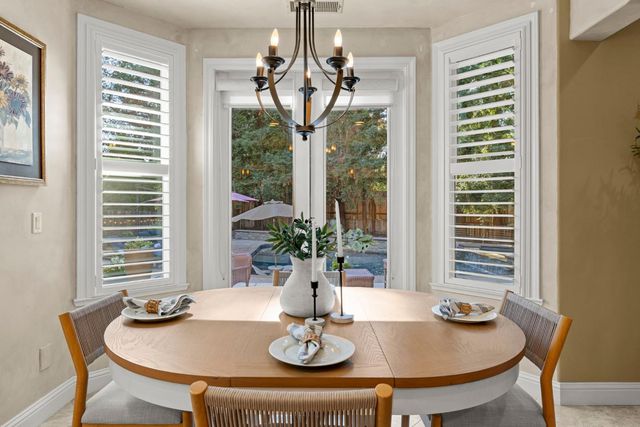 5101 Embassy Ln, Fair Oaks, CA 95628