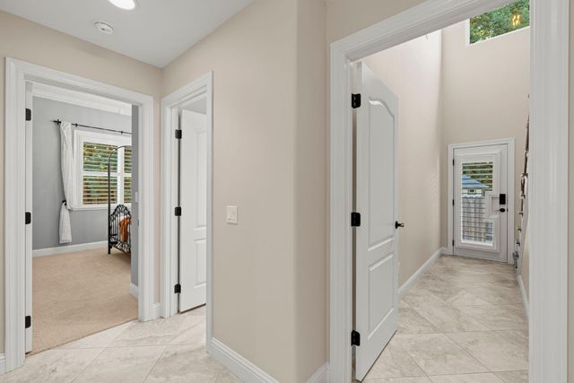 5101 Embassy Ln, Fair Oaks, CA 95628