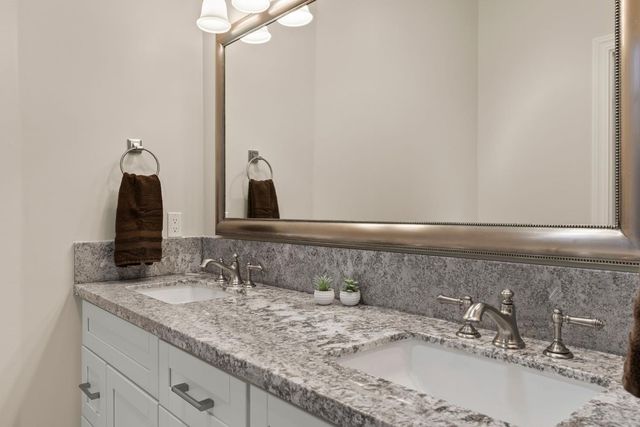 5101 Embassy Ln, Fair Oaks, CA 95628