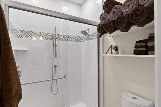 5101 Embassy Ln, Fair Oaks, CA 95628