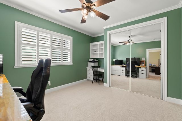 5101 Embassy Ln, Fair Oaks, CA 95628