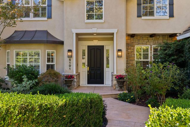 5101 Embassy Ln, Fair Oaks, CA 95628