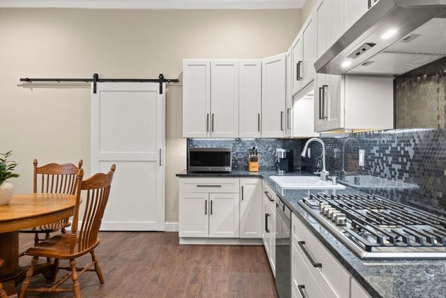 5101 Embassy Ln, Fair Oaks, CA 95628