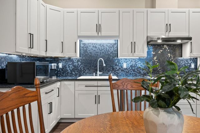 5101 Embassy Ln, Fair Oaks, CA 95628