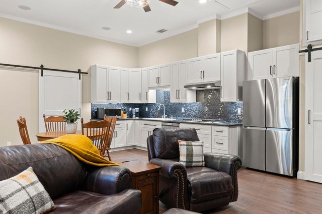 5101 Embassy Ln, Fair Oaks, CA 95628