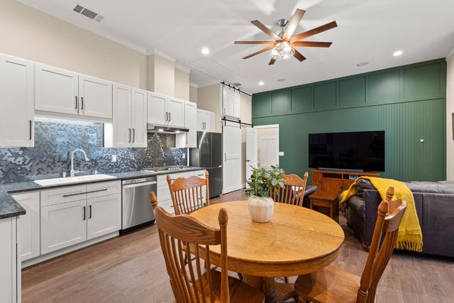 5101 Embassy Ln, Fair Oaks, CA 95628