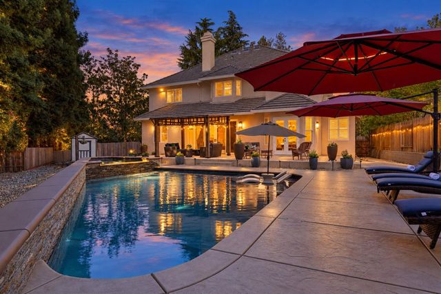 5101 Embassy Ln, Fair Oaks, CA 95628