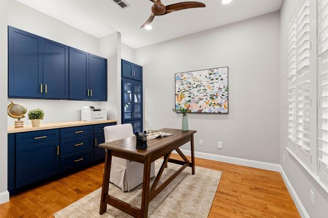 5101 Embassy Ln, Fair Oaks, CA 95628