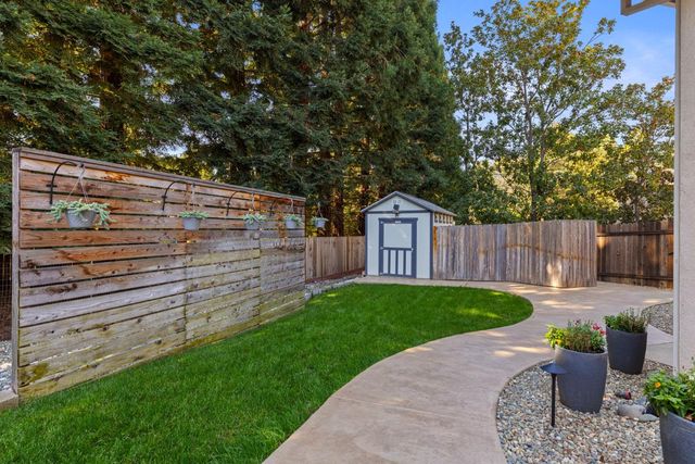 5101 Embassy Ln, Fair Oaks, CA 95628