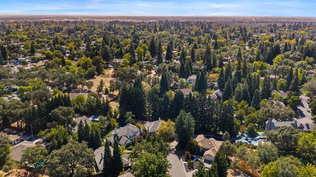 5101 Embassy Ln, Fair Oaks, CA 95628