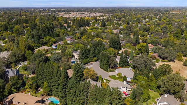 5101 Embassy Ln, Fair Oaks, CA 95628