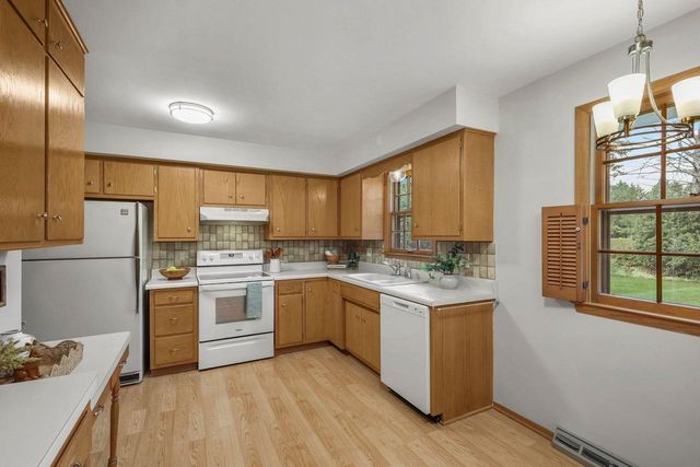 5918 South Hill Drive, Madison, WI 53705