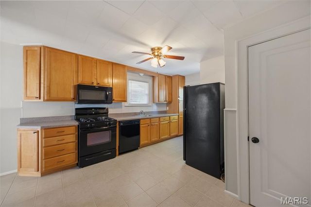 2435 Hartland Avenue, St Louis, MO 63114