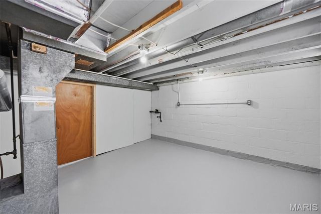 2435 Hartland Avenue, St Louis, MO 63114